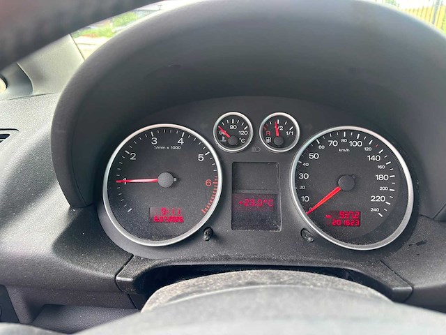 Audi a2 1.4 2003 | s-514-zz i - afbeelding 7 van  13