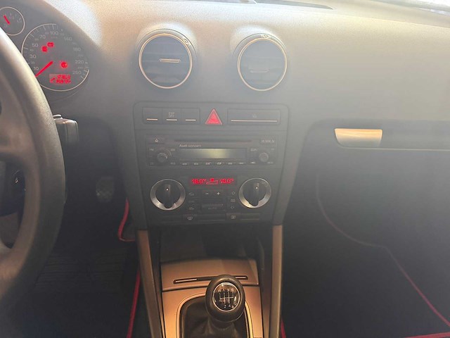 Audi a3 1.6 attraction, 2-xzs-52 - afbeelding 2 van  14