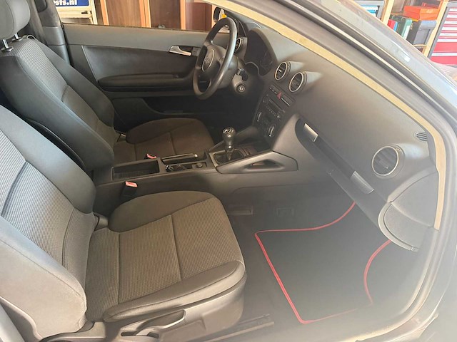 Audi a3 1.6 attraction, 2-xzs-52 - afbeelding 12 van  14