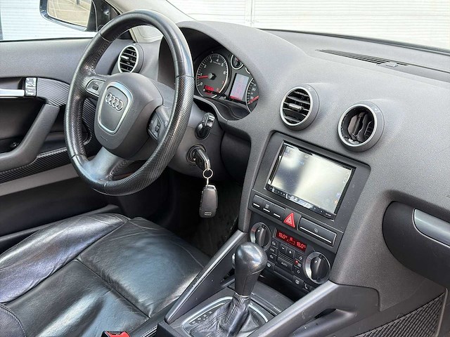 Audi a3 2.0 fsi attraction | rs-202-h i - afbeelding 2 van  23
