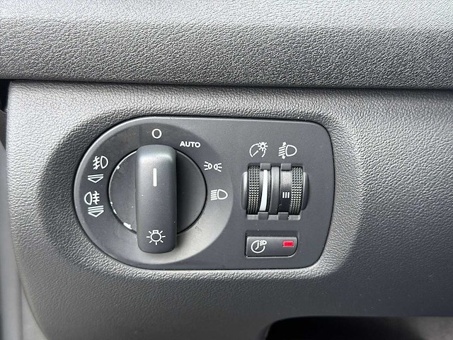 Audi a3 2.0 fsi attraction | rs-202-h i - afbeelding 9 van  23