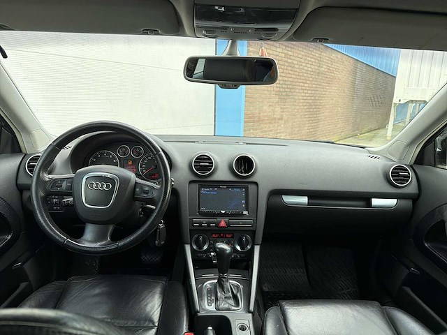 Audi a3 2.0 fsi attraction | rs-202-h i - afbeelding 17 van  23