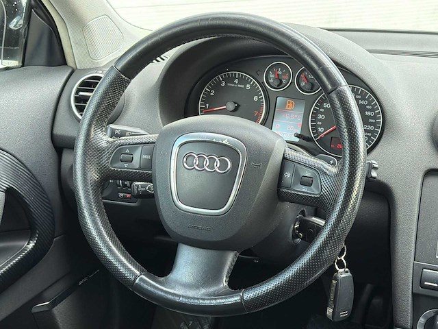 Audi a3 2.0 fsi attraction | rs-202-h i - afbeelding 21 van  23