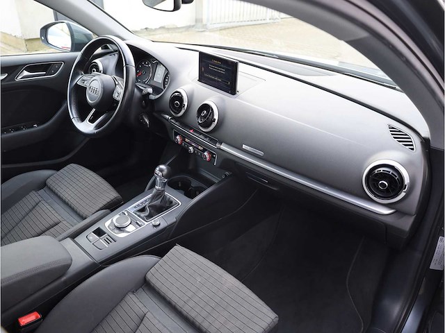 Audi a3 30 tfsi 2017 automaat - afbeelding 3 van  27