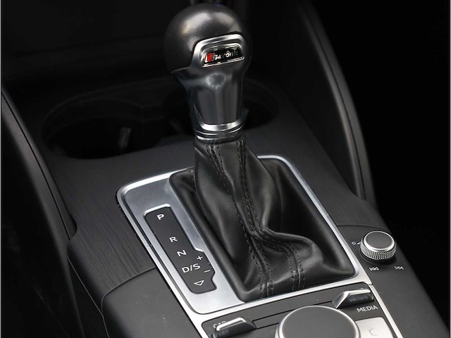 Audi a3 30 tfsi 2017 automaat - afbeelding 7 van  27