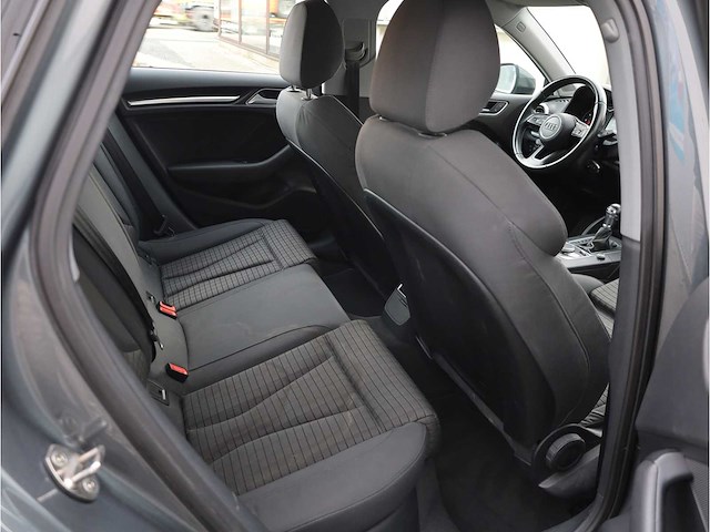 Audi a3 30 tfsi 2017 automaat - afbeelding 12 van  27