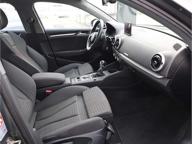 Audi a3 30 tfsi 2017 automaat - afbeelding 13 van  27