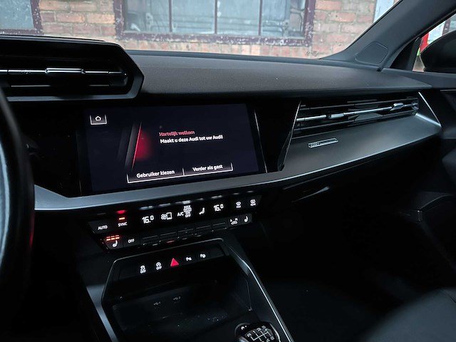 Audi a3 limousine 30 tfsi s edition 110pk 2021, z-259-rt - afbeelding 24 van  43