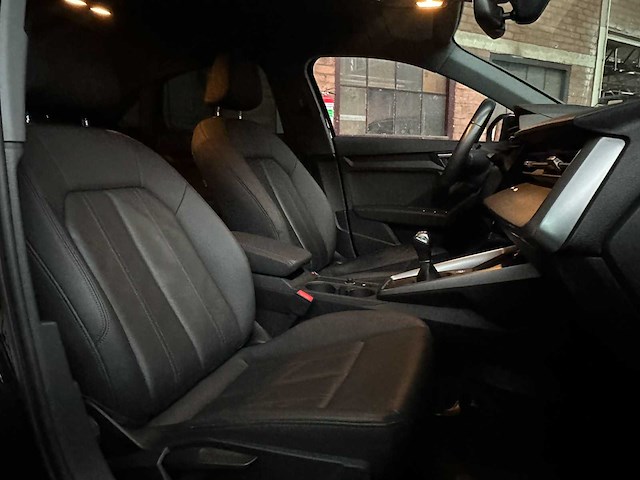 Audi a3 limousine 30 tfsi s edition 110pk 2021, z-259-rt - afbeelding 32 van  36