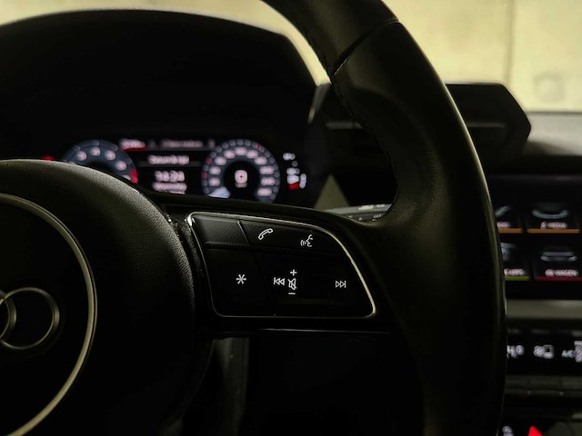 Audi a3 limousine 35 tfsi pro line 150pk 2023 (origineel-nl + 1e eigenaar), x-645-jf - afbeelding 15 van  39