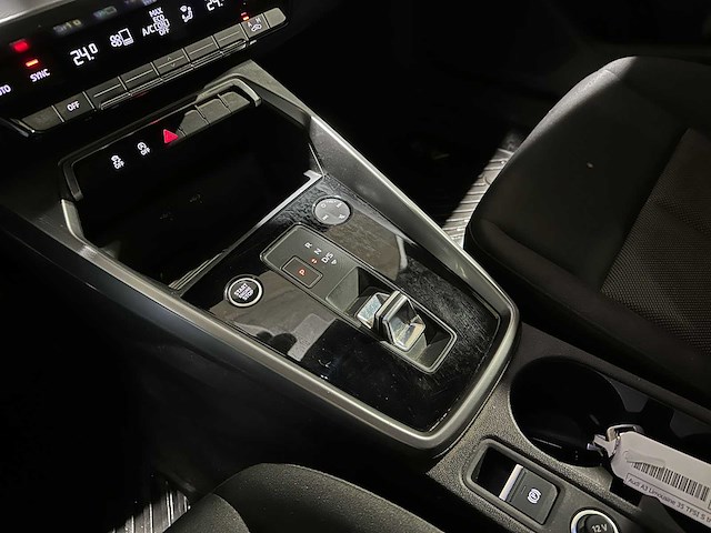 Audi a3 limousine 35 tfsi pro line 150pk 2023 (origineel-nl + 1e eigenaar), x-645-jf - afbeelding 19 van  39