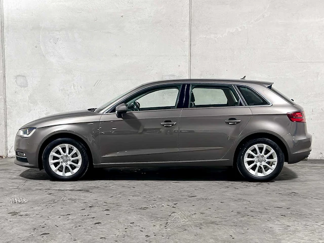 Audi a3 sportback 1.4 tfsi attraction pro line 125pk 2015 (origineel-nl), 9-zhs-62 - afbeelding 13 van  46