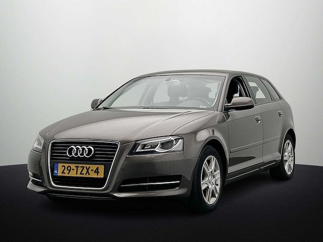 Audi a3 sportback 1.6 tdi attraction advance 2012 | 29-tzx-4 - afbeelding 1 van  33