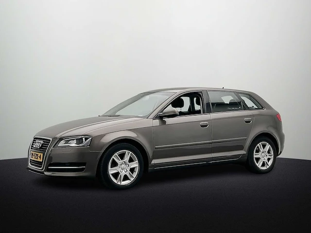 Audi a3 sportback 1.6 tdi attraction advance 2012 | 29-tzx-4 - afbeelding 31 van  35