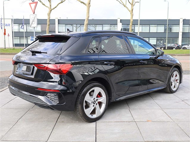 Audi a3 sportback 45 tfsi e s edition competition s-line 245pk automaat 2022 - afbeelding 19 van  23
