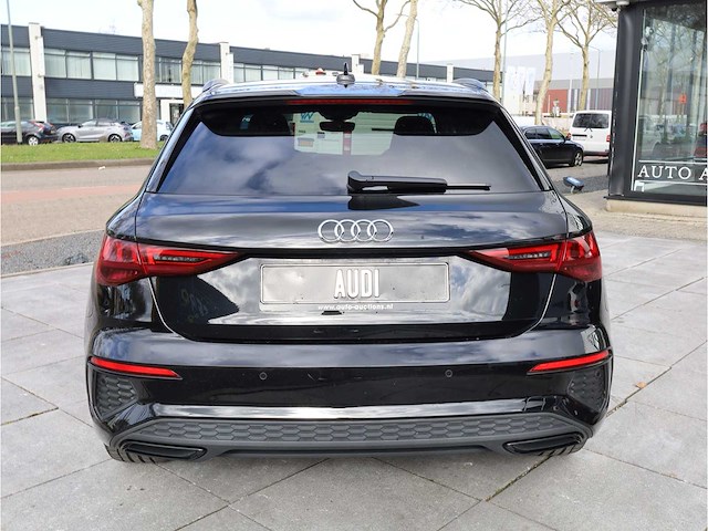 Audi a3 sportback 45 tfsi e s edition competition s-line 245pk automaat 2022 - afbeelding 2 van  2