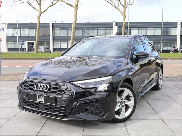 Audi a3 sportback 45 tfsi e s edition competition s-line 245pk automaat 2022 - afbeelding 1 van  32