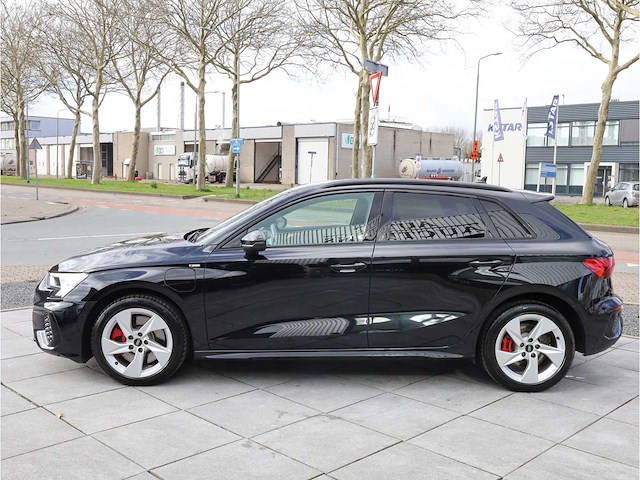 Audi a3 sportback 45 tfsi e s edition competition s-line 245pk automaat 2022 - afbeelding 12 van  32