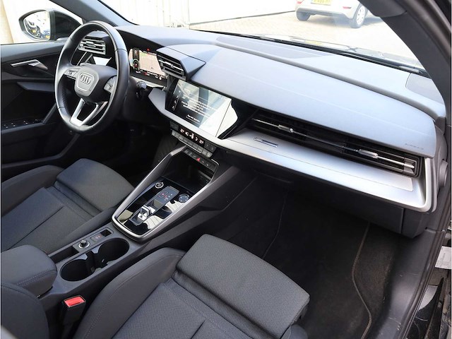 Audi a3 sportback 45 tfsi e s edition competition s-line 245pk automaat 2022 - afbeelding 18 van  32