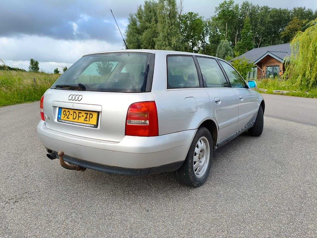 Audi a4 avant 1.6 advance , 92-df-zp - afbeelding 3 van  9