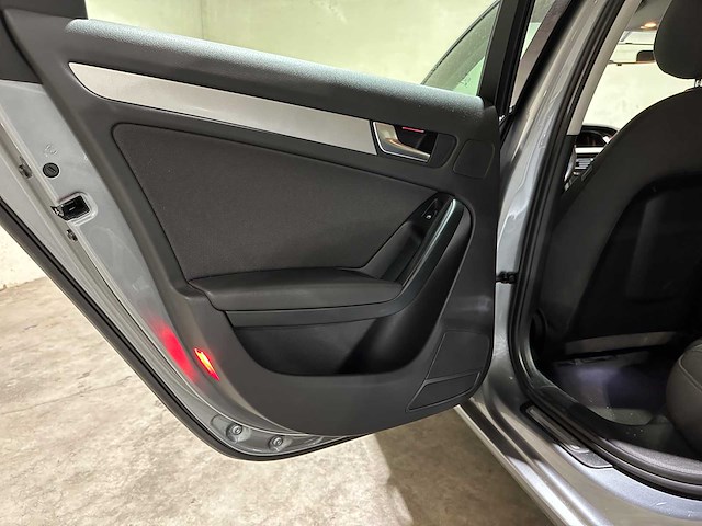 Audi a4 avant 1.8 tfsi s edition 118pk 2010, n-314-rj - afbeelding 49 van  59