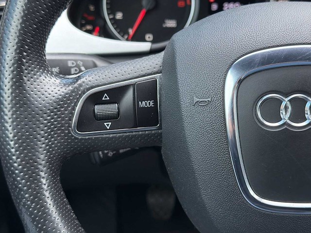 Audi a4 avant 1.8 tfsi s edition | 81-kkn-9 i - afbeelding 17 van  17