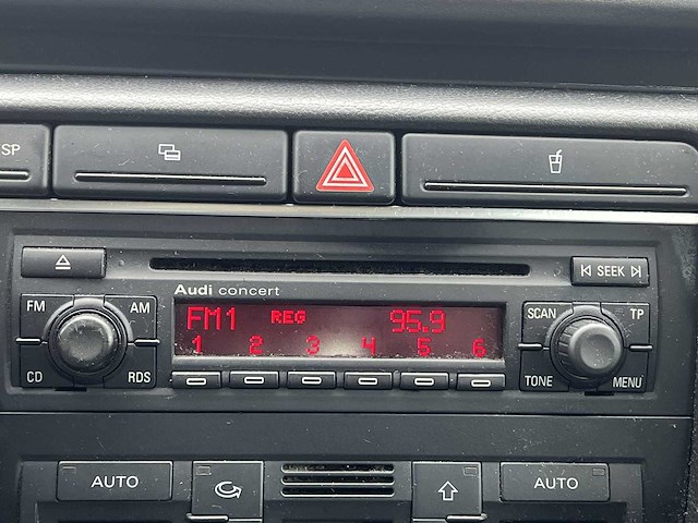 Audi a4 avant 2.5 tdi pro line mt | 70-pt-dx - afbeelding 9 van  33