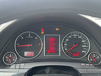 Audi a4 avant 2.5 tdi pro line mt | 70-pt-dx - afbeelding 2 van  29