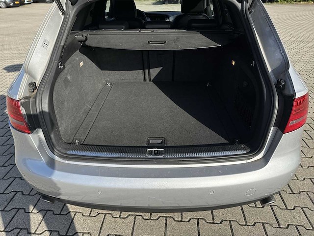 Audi a4 avant 3.0 tdi quattro s-line 2009 | 86-rbx-2 - afbeelding 12 van  24