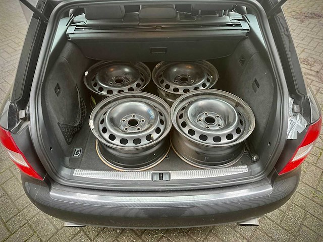 Audi a4 avant 4.2 v8 quattro s4, 49-zj-zj - afbeelding 12 van  14