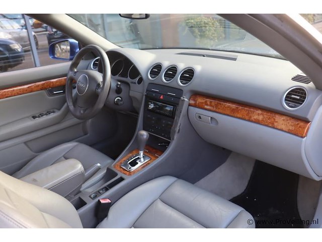 Audi a4 cabriolet 2.4 v6 | benzine| automaat | kenteken: 74-xp-lx - afbeelding 4 van  29