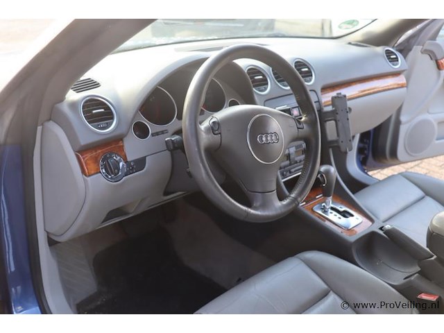 Audi a4 cabriolet 2.4 v6 | benzine| automaat | kenteken: 74-xp-lx - afbeelding 7 van  29