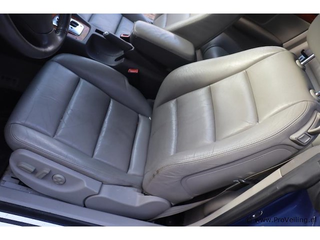 Audi a4 cabriolet 2.4 v6 | benzine| automaat | kenteken: 74-xp-lx - afbeelding 8 van  29