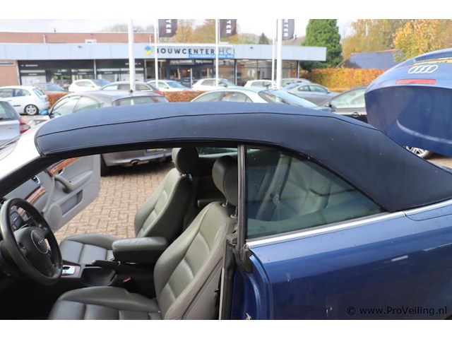 Audi a4 cabriolet 2.4 v6 | benzine| automaat | kenteken: 74-xp-lx - afbeelding 19 van  29