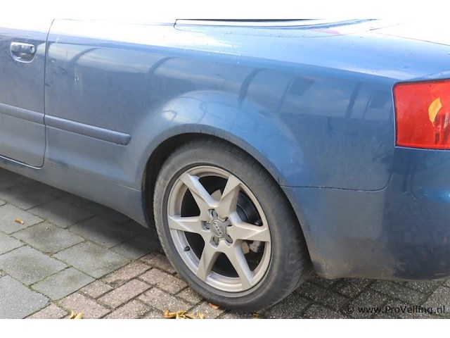 Audi a4 cabriolet 2.4 v6 | benzine| automaat | kenteken: 74-xp-lx - afbeelding 25 van  29