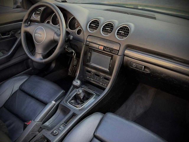 Audi a4 cabriolet 2.4 v6 exclusive 83-sx-pn - afbeelding 17 van  19