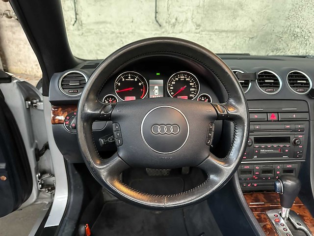Audi a4 cabriolet 3.0 v6 exclusive 220pk 2003 -automaat-, 38-lr-tt - afbeelding 10 van  40