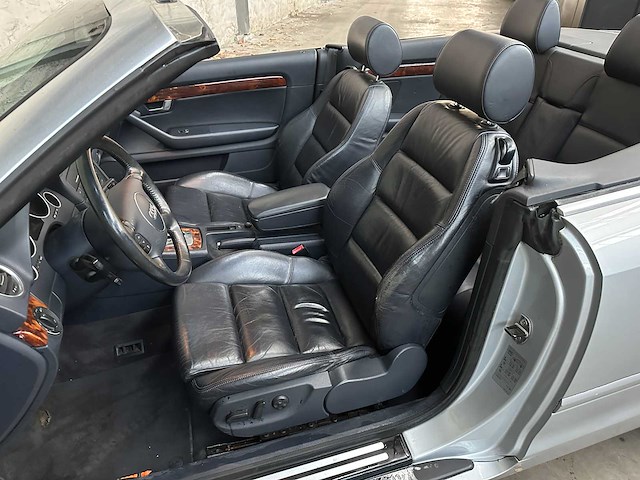 Audi a4 cabriolet 3.0 v6 exclusive 220pk 2003 -automaat-, 38-lr-tt - afbeelding 25 van  40
