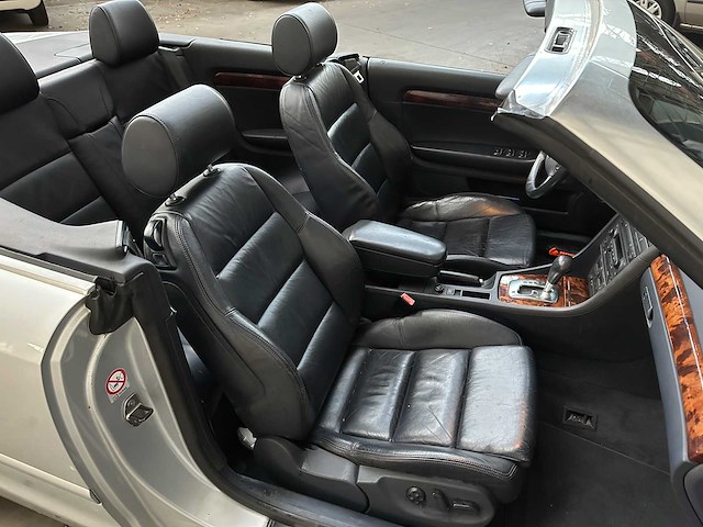 Audi a4 cabriolet 3.0 v6 exclusive 220pk 2003 -automaat-, 38-lr-tt - afbeelding 31 van  40