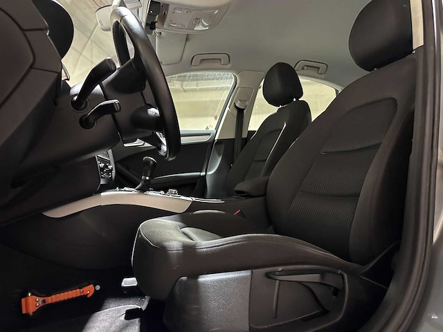 Audi a4 limousine 1.8 tfsi pro line 120pk 2010 (origineel-nl), 57-lgf-3 - afbeelding 19 van  44