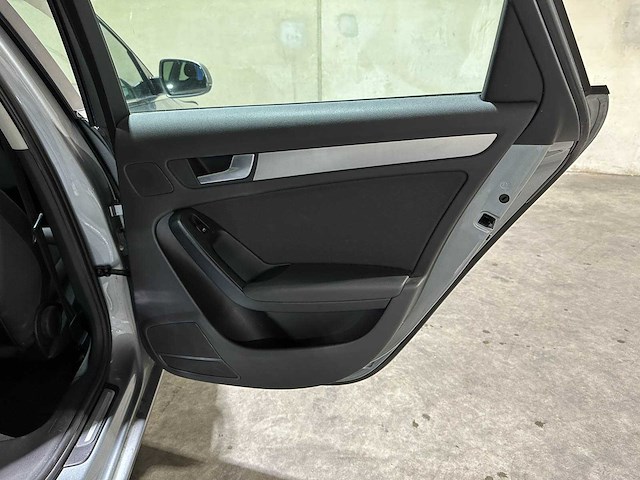 Audi a4 limousine 1.8 tfsi pro line 120pk 2010 (origineel-nl), 57-lgf-3 - afbeelding 23 van  44