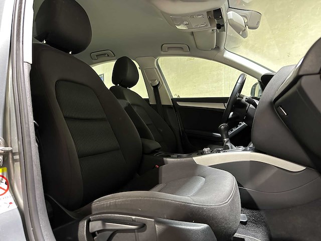 Audi a4 limousine 1.8 tfsi pro line 120pk 2010 (origineel-nl), 57-lgf-3 - afbeelding 26 van  44