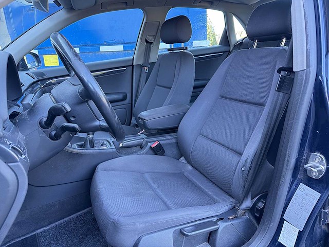 Audi a4 limousine 2.0 2003 | 45-nj-nh - afbeelding 16 van  22