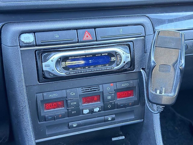 Audi a4 limousine 2.0 2003 | 45-nj-nh - afbeelding 17 van  22