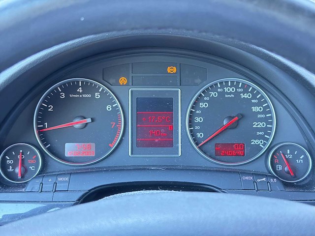 Audi a4 limousine 2.0 2003 | 45-nj-nh - afbeelding 4 van  10
