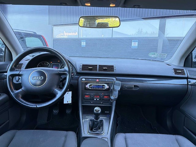 Audi a4 limousine 2.0 2003 | 45-nj-nh - afbeelding 8 van  12