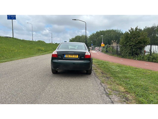 Audi a4 limousine 2.0 | 86-pp-pp i - afbeelding 5 van  13