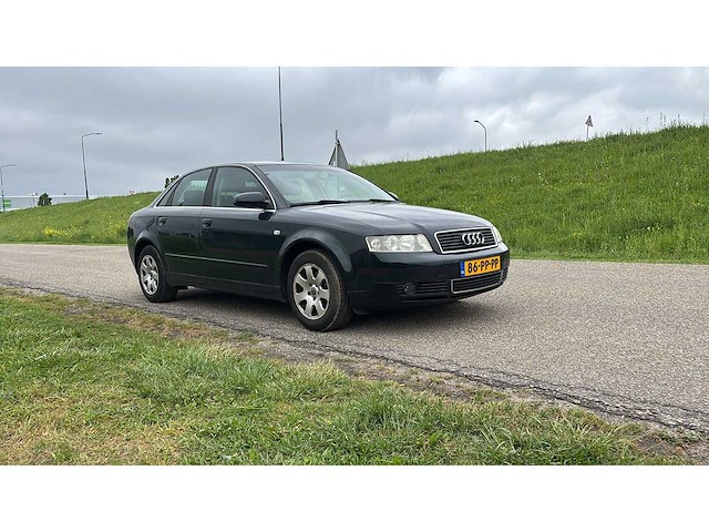 Audi a4 limousine 2.0 | 86-pp-pp i - afbeelding 7 van  13