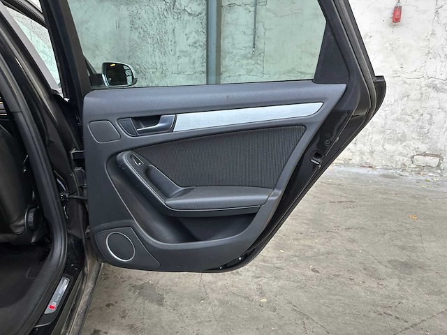 Audi a4 limousine 2.0 tfsi quattro pro line s 211pk 2010 (org-nl), 77-lxf-2 - afbeelding 29 van  40