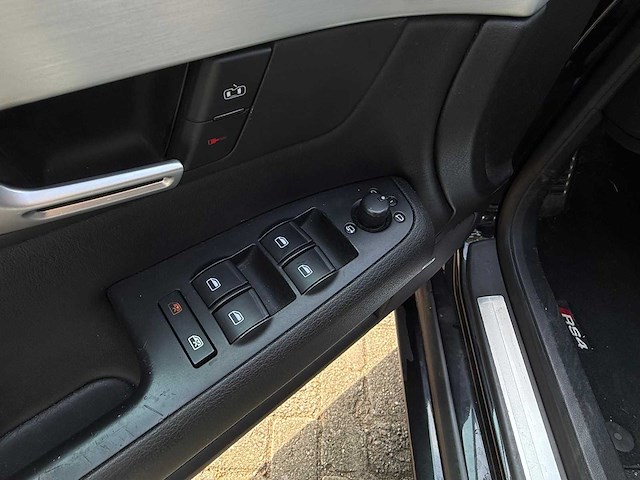 Audi a4 limousine 4.2 v8 rs 4 quattro | k-693-vj i - afbeelding 16 van  31
